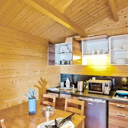 2 Bedroom Front In