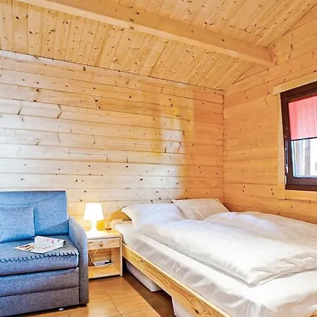 2 Bedroom Front In *